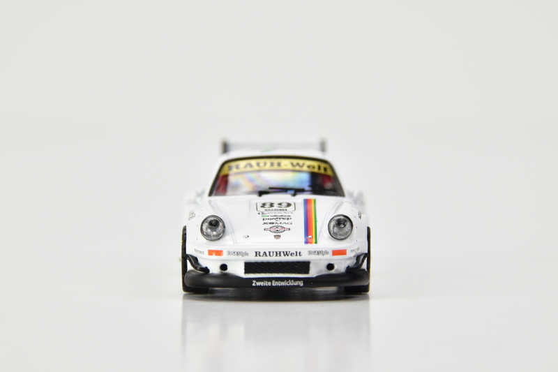 Illustration for article titled Works Wednesday: 1/64 Tarmac Works RWB 930 Apple Edition